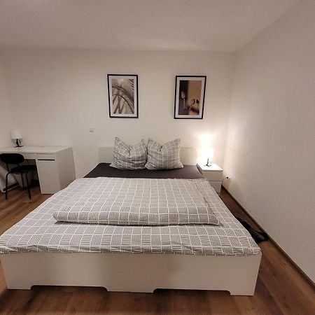 Living Flat, Eine Wohnung Mit Zwei Schlafzimmern Und Balkon 绍恩多夫 外观 照片