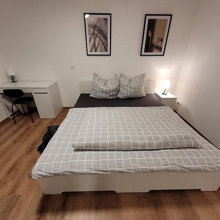 Living Flat, Eine Wohnung Mit Zwei Schlafzimmern Und Balkon 绍恩多夫 外观 照片
