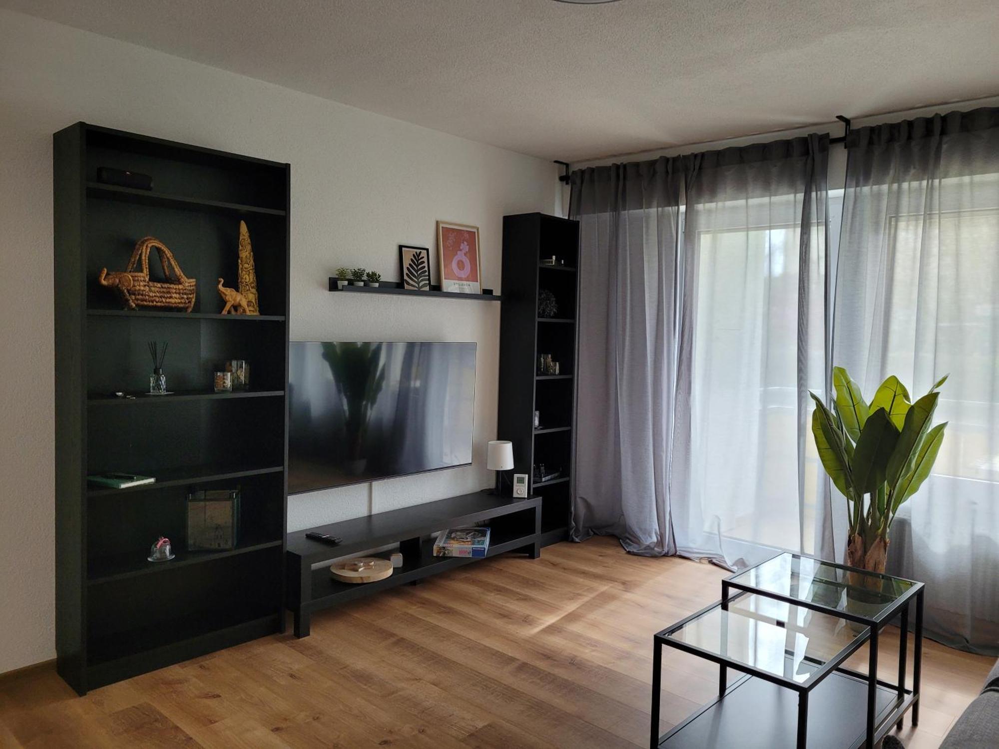 Living Flat, Eine Wohnung Mit Zwei Schlafzimmern Und Balkon 绍恩多夫 外观 照片
