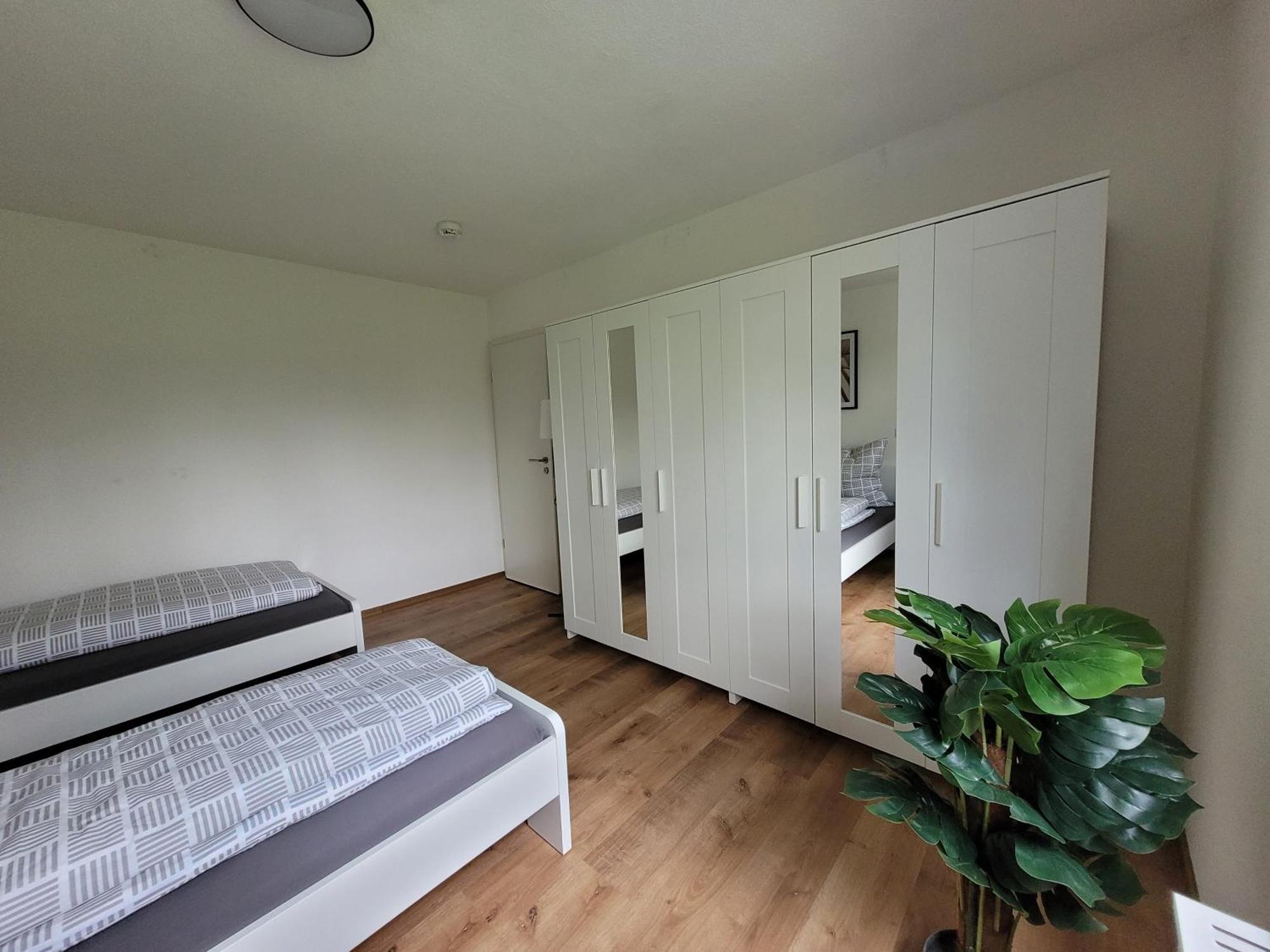 Living Flat, Eine Wohnung Mit Zwei Schlafzimmern Und Balkon 绍恩多夫 外观 照片