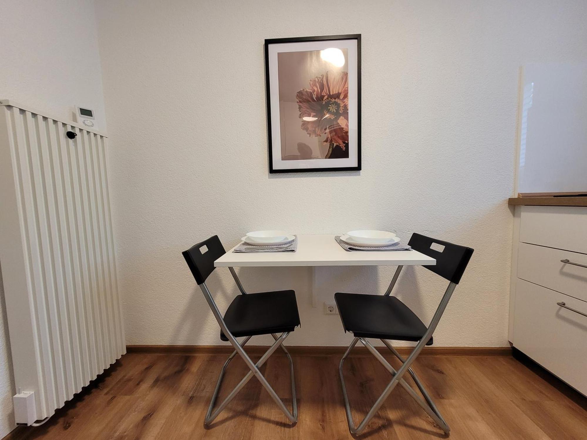 Living Flat, Eine Wohnung Mit Zwei Schlafzimmern Und Balkon 绍恩多夫 外观 照片