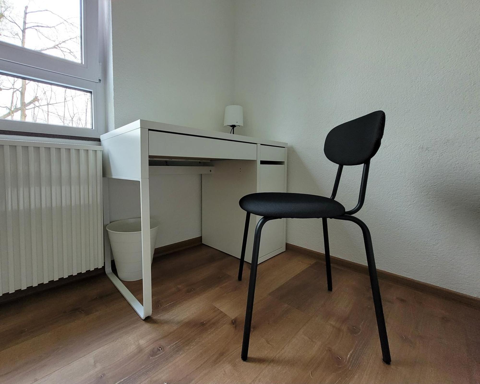 Living Flat, Eine Wohnung Mit Zwei Schlafzimmern Und Balkon 绍恩多夫 外观 照片